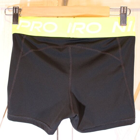 NWOT! Nike Pro Dri-Fit Women's 3" Compression Shorts in Black - Picture 3 of 6
